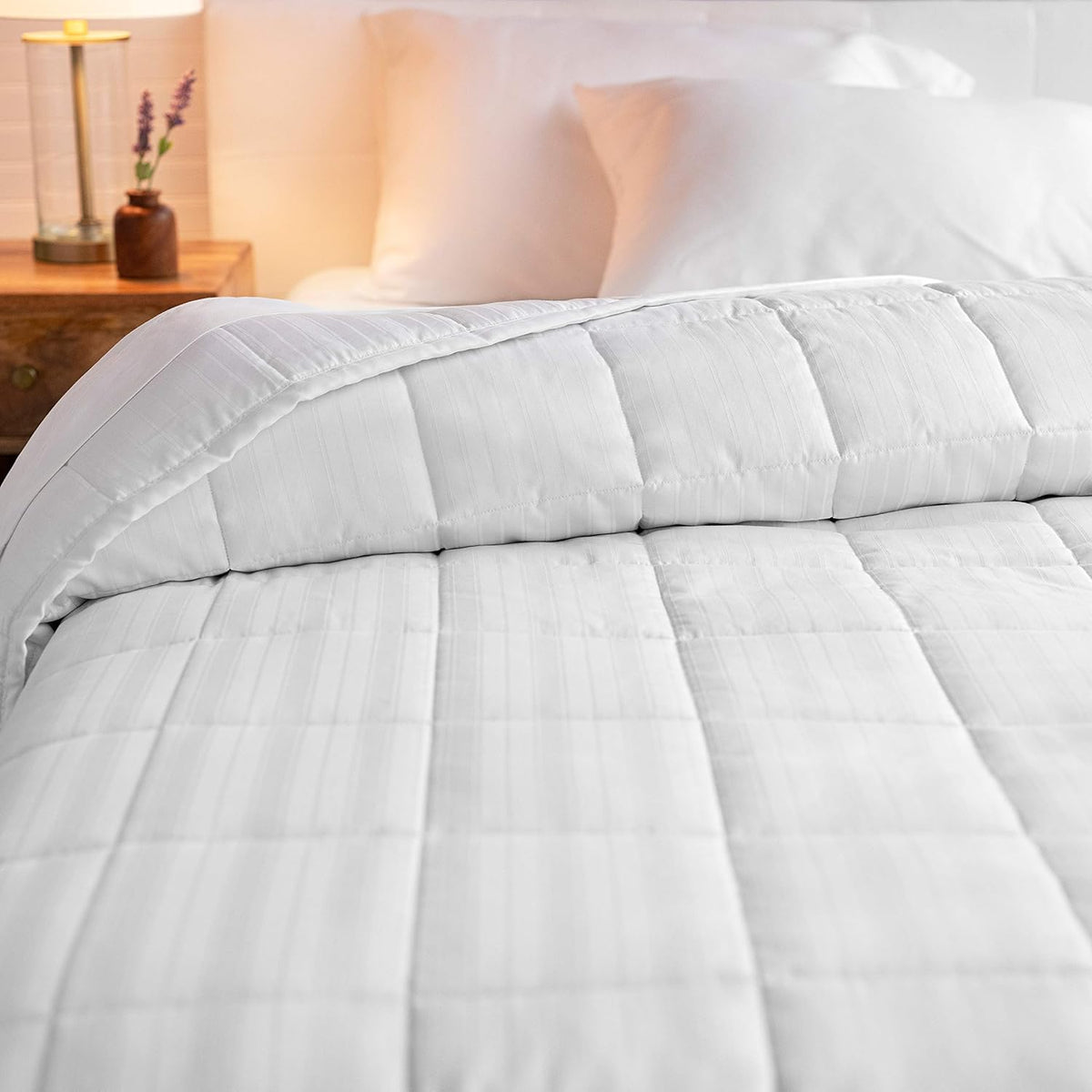 King Size 100% Cotton Sateen Woven Stripe Oversize Quilt Q15824