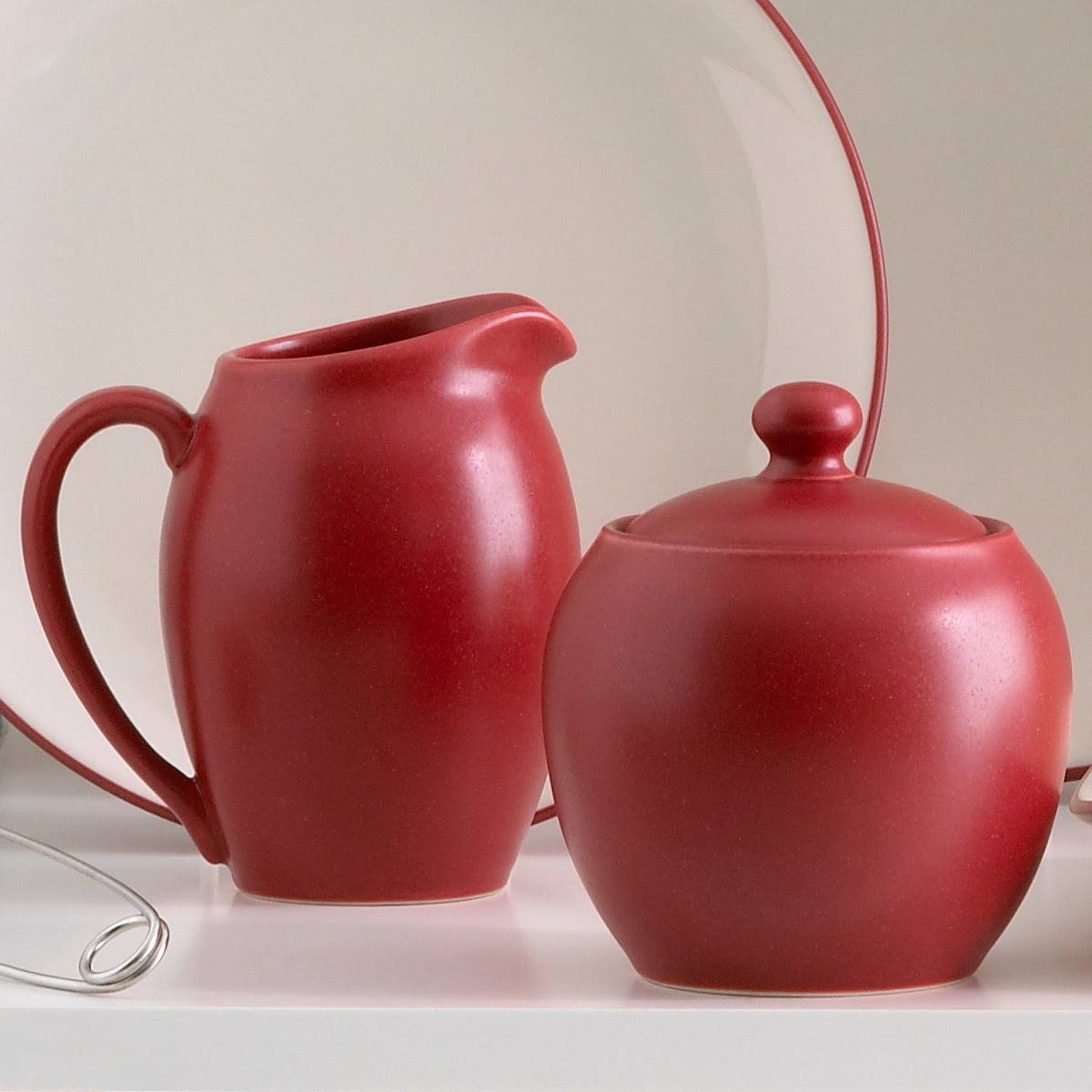 Raspberry Gravy Boat V574374