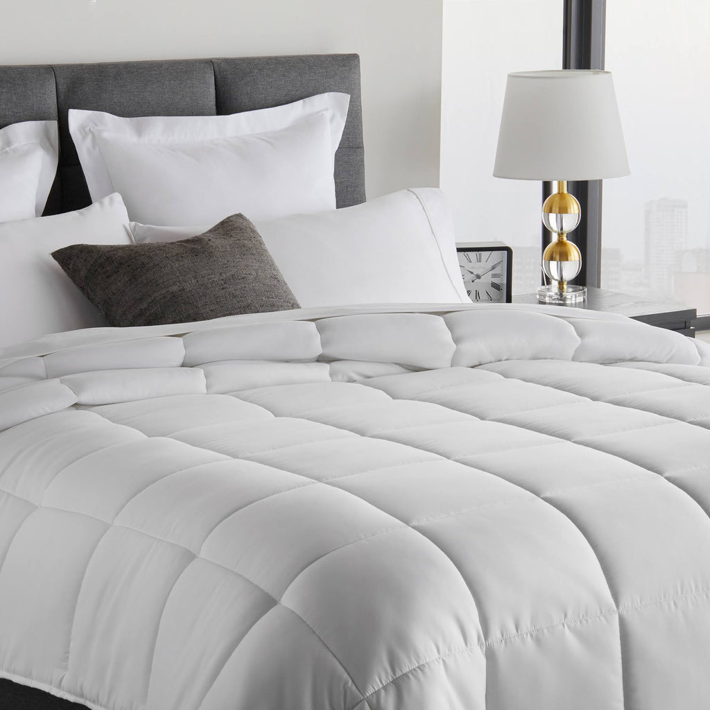 Oversized King Down Alternative Microfiber Comforter V1231