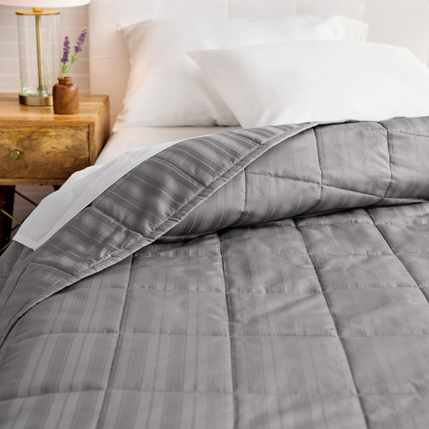 King Size 100% Cotton Sateen Woven Stripe Oversize Quilt Q15824