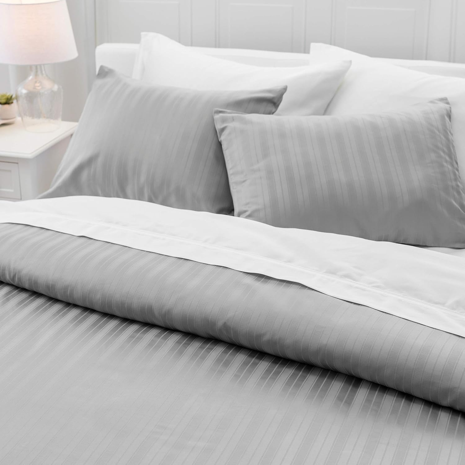 King Size 100% Cotton Sateen Woven Stripe Oversize Quilt Q15824