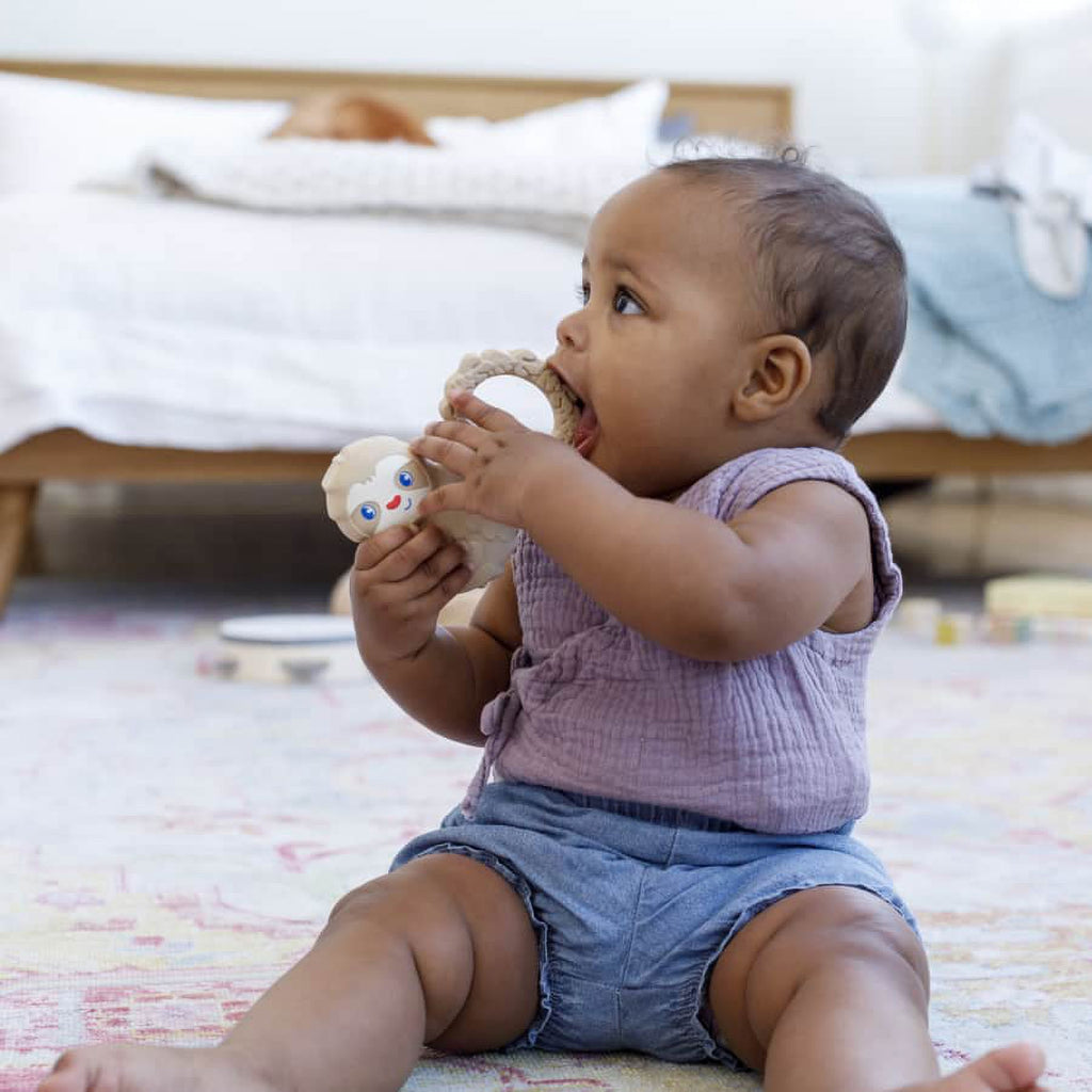 Beige Sloth Teether U96575