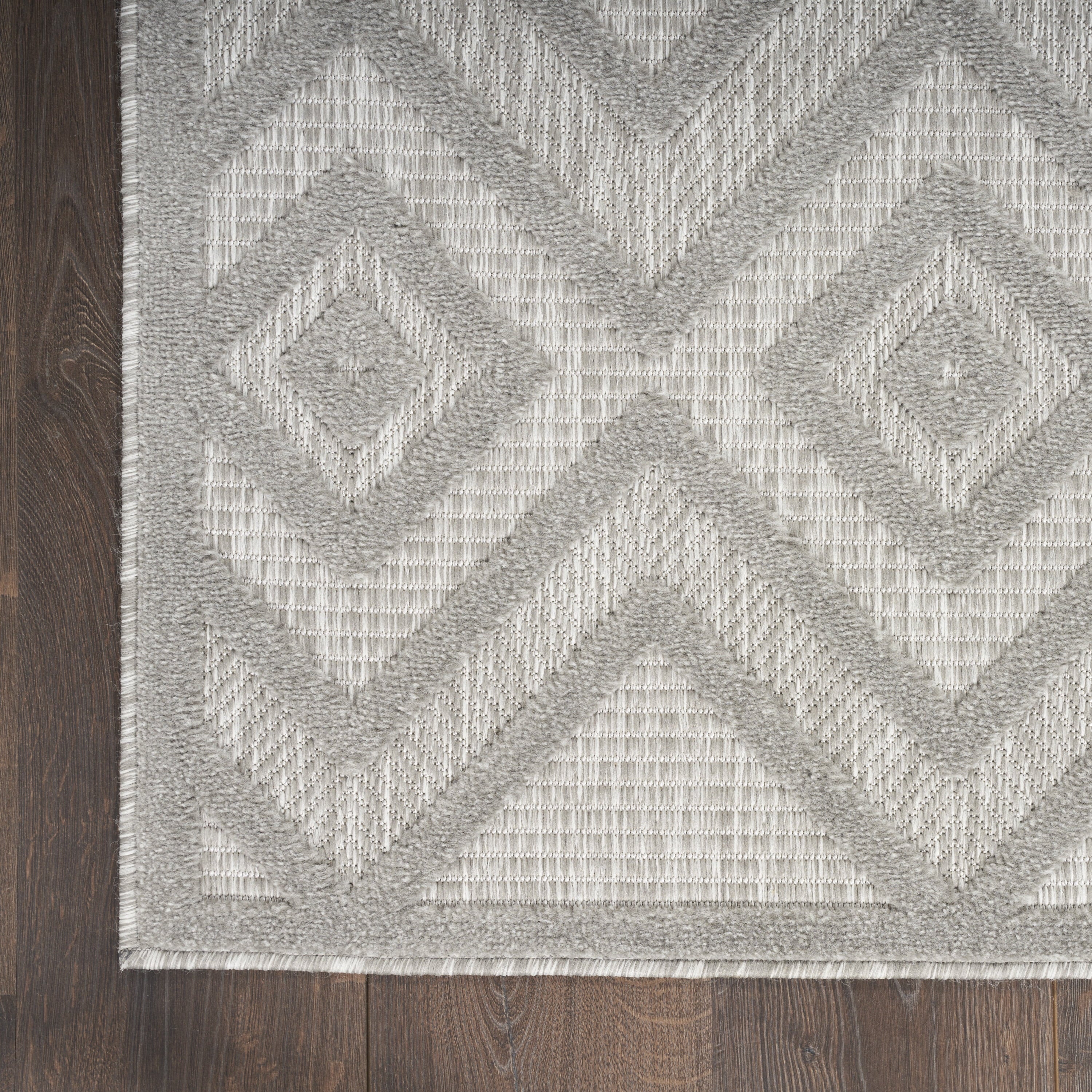 Silver Grey 6' x 9' Area Rug S844