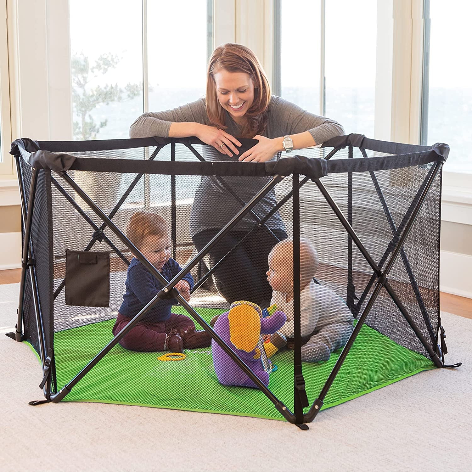 Portable Playard with Compact Fold N733